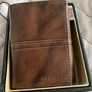 Dockers Men’s Trifold Wallet